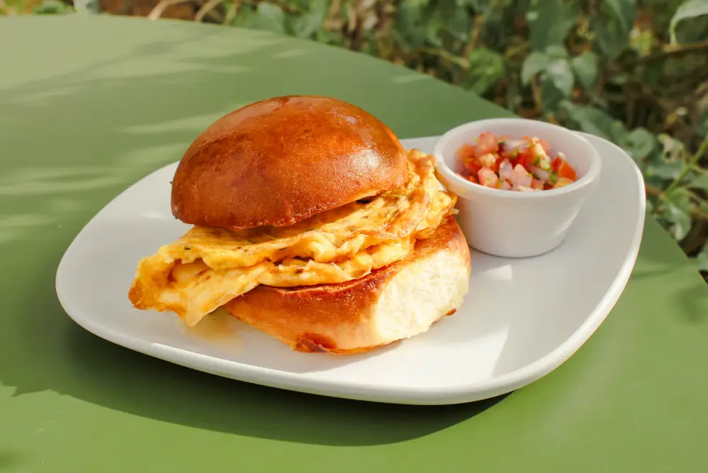 Masala Omelette Bun